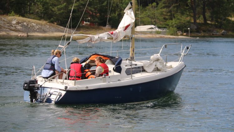 Tips säkerhet båt, flytväst i segelbåt